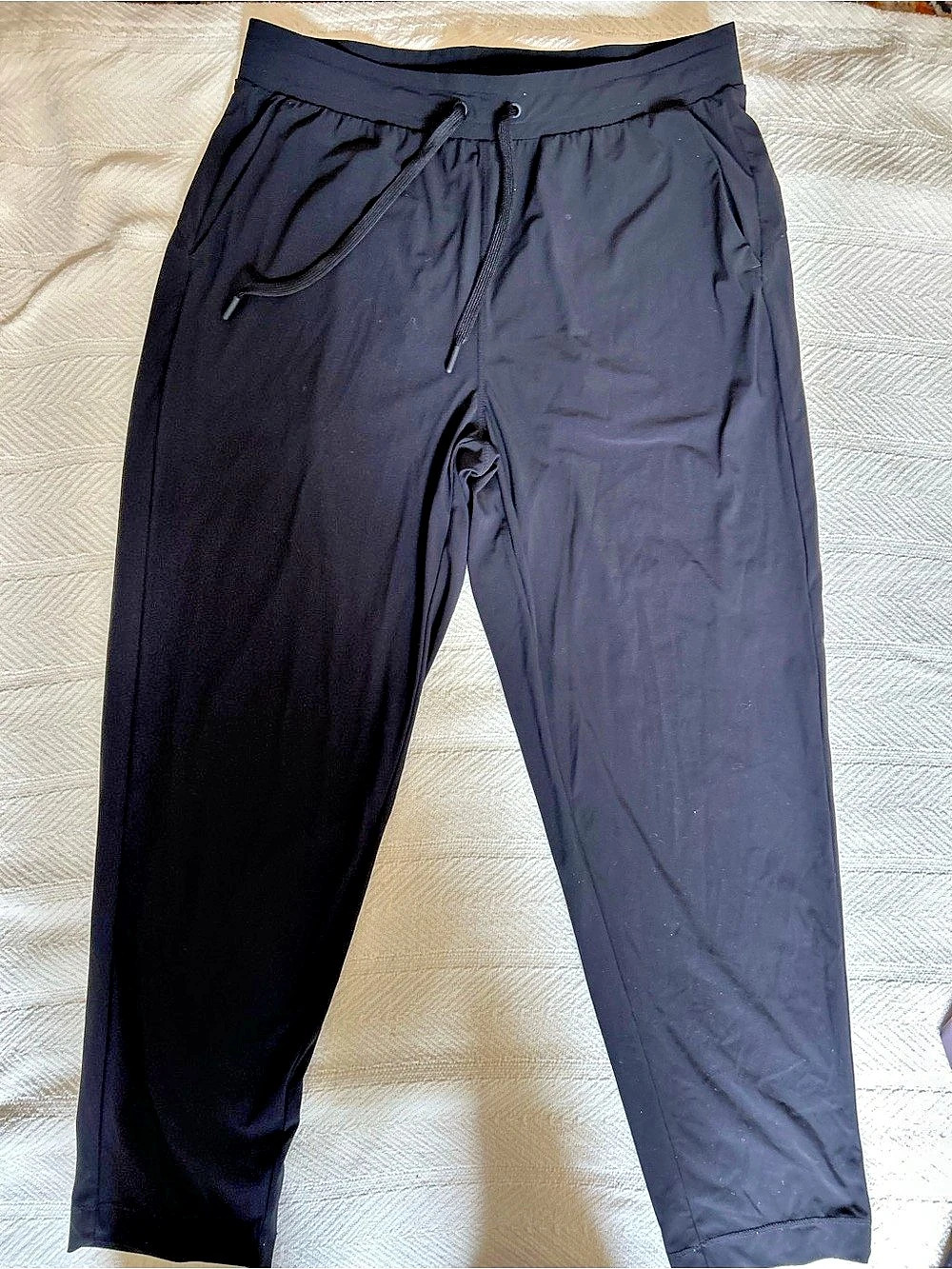 KIRKLAND Black Jogger Pants Size Medium Like New